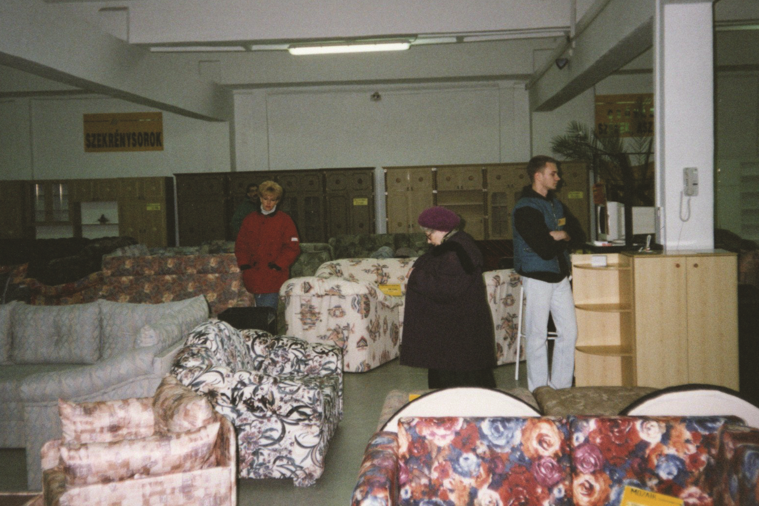 Reitter Sarok Bútordiszkont 1992